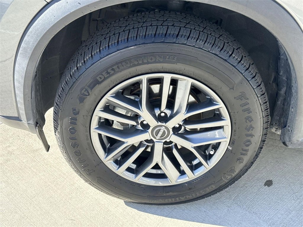 Used 2023 Nissan Rogue S image 30