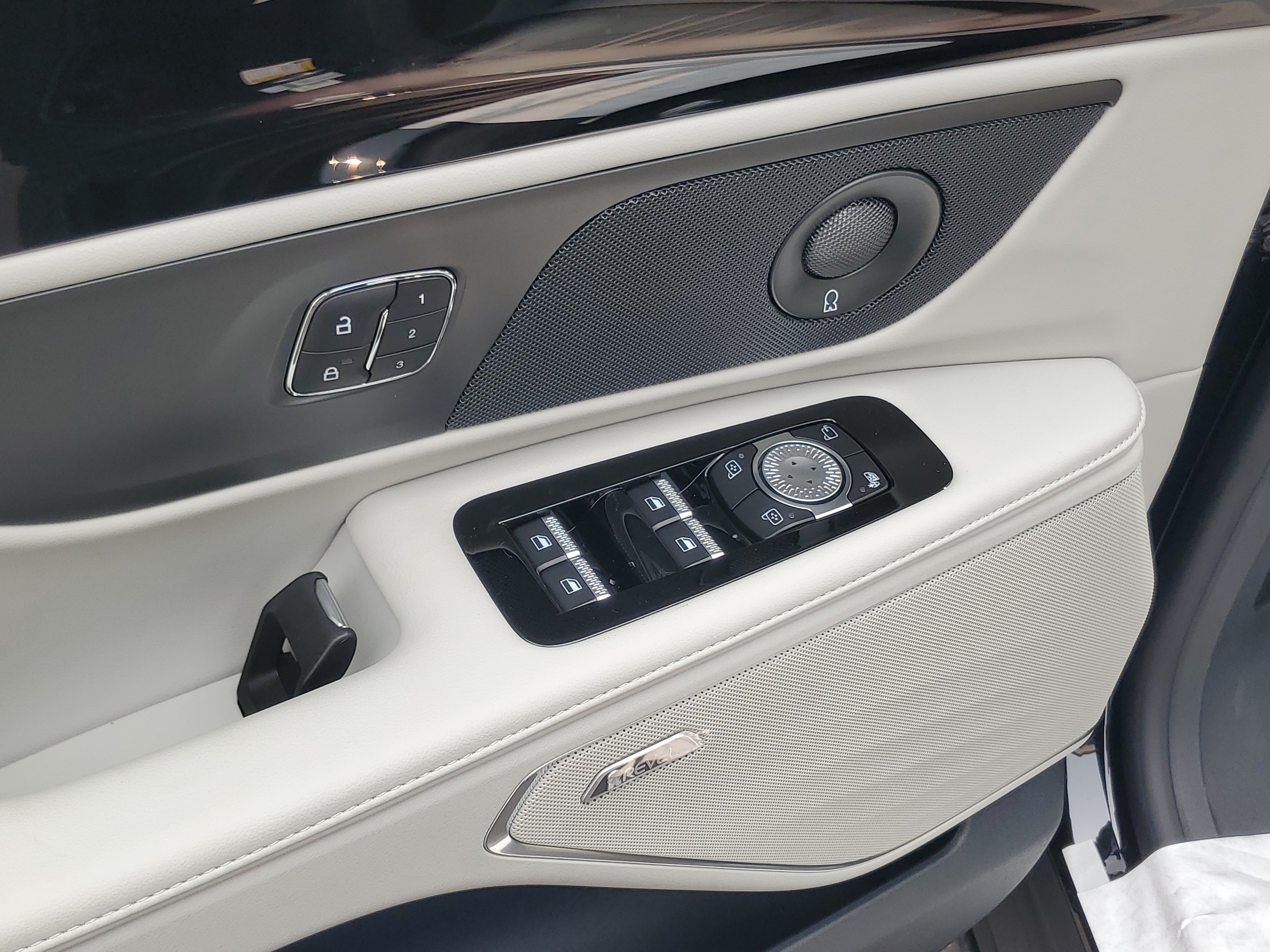 New 2026 Lincoln Nautilus Reserve AWD/4WD image 9