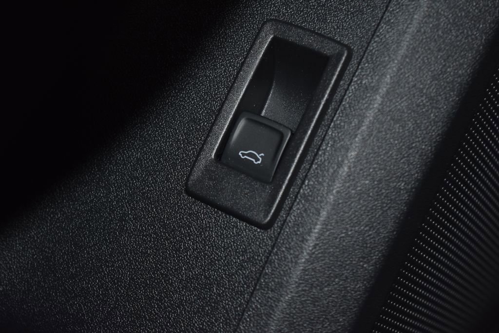 Certified 2025 Audi Q5 Premium w/ Convenience Package image 6