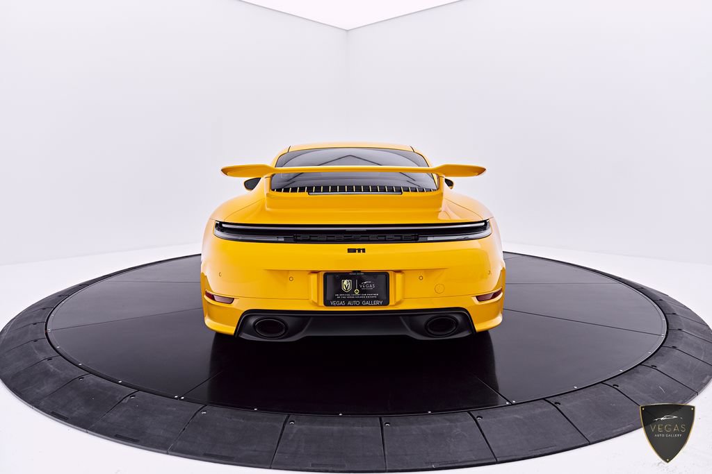 Used 2025 Porsche 911 Carrera RWD image 18