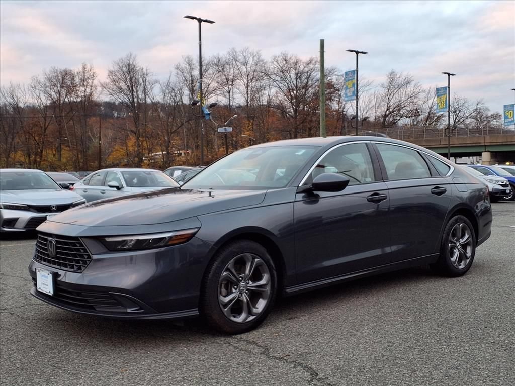 Used 2023 Honda Accord EX image 3