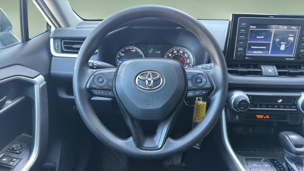 Used 2021 Toyota RAV4 LE image 9