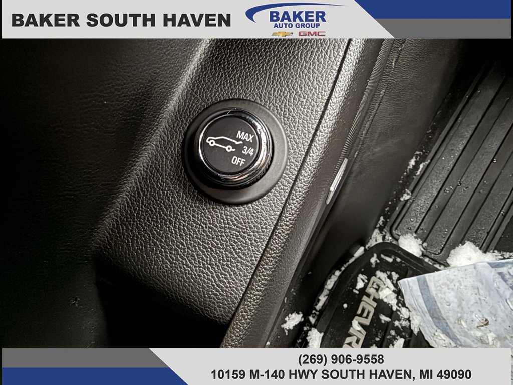 Used 2023 Chevrolet Traverse RS image 14