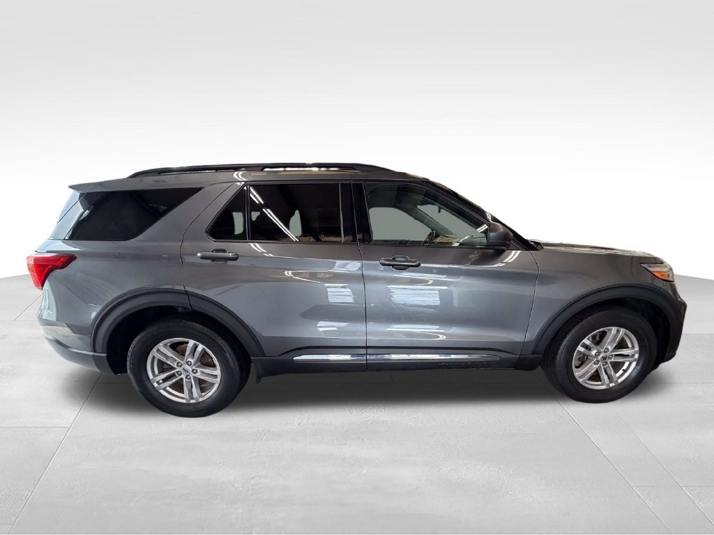 Used 2023 Ford Explorer XLT w/ Equipment Group 202A RWD image 6