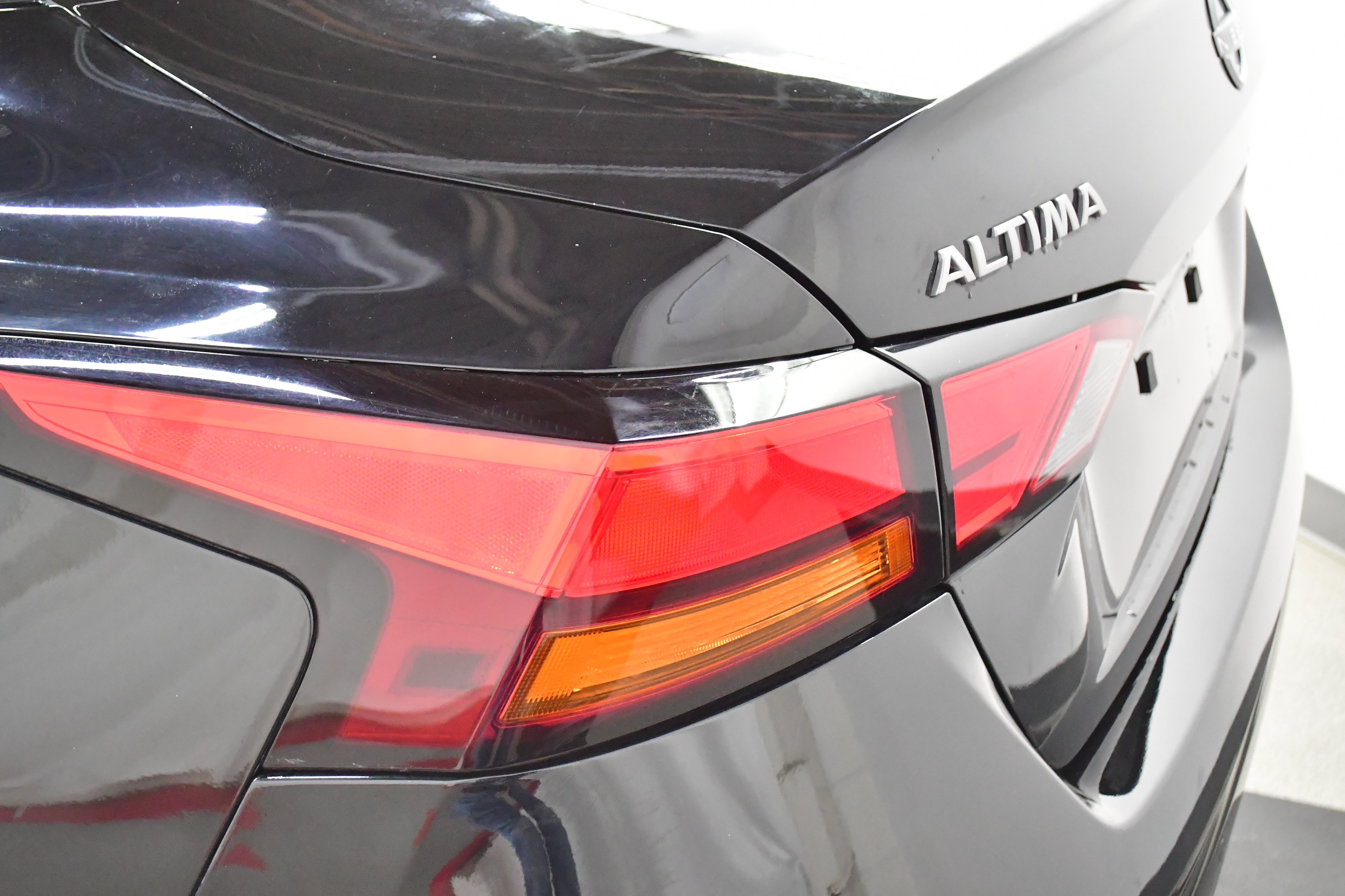 Used 2025 Nissan Altima 2.5 SV FWD image 28