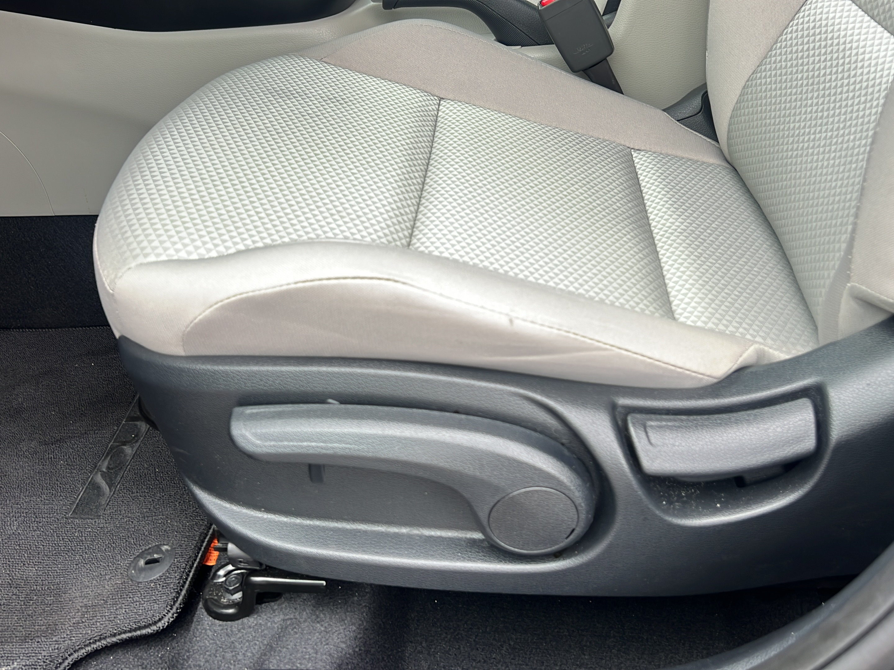 Certified 2025 Kia Soul LX w/ LX Technology Package FWD image 14