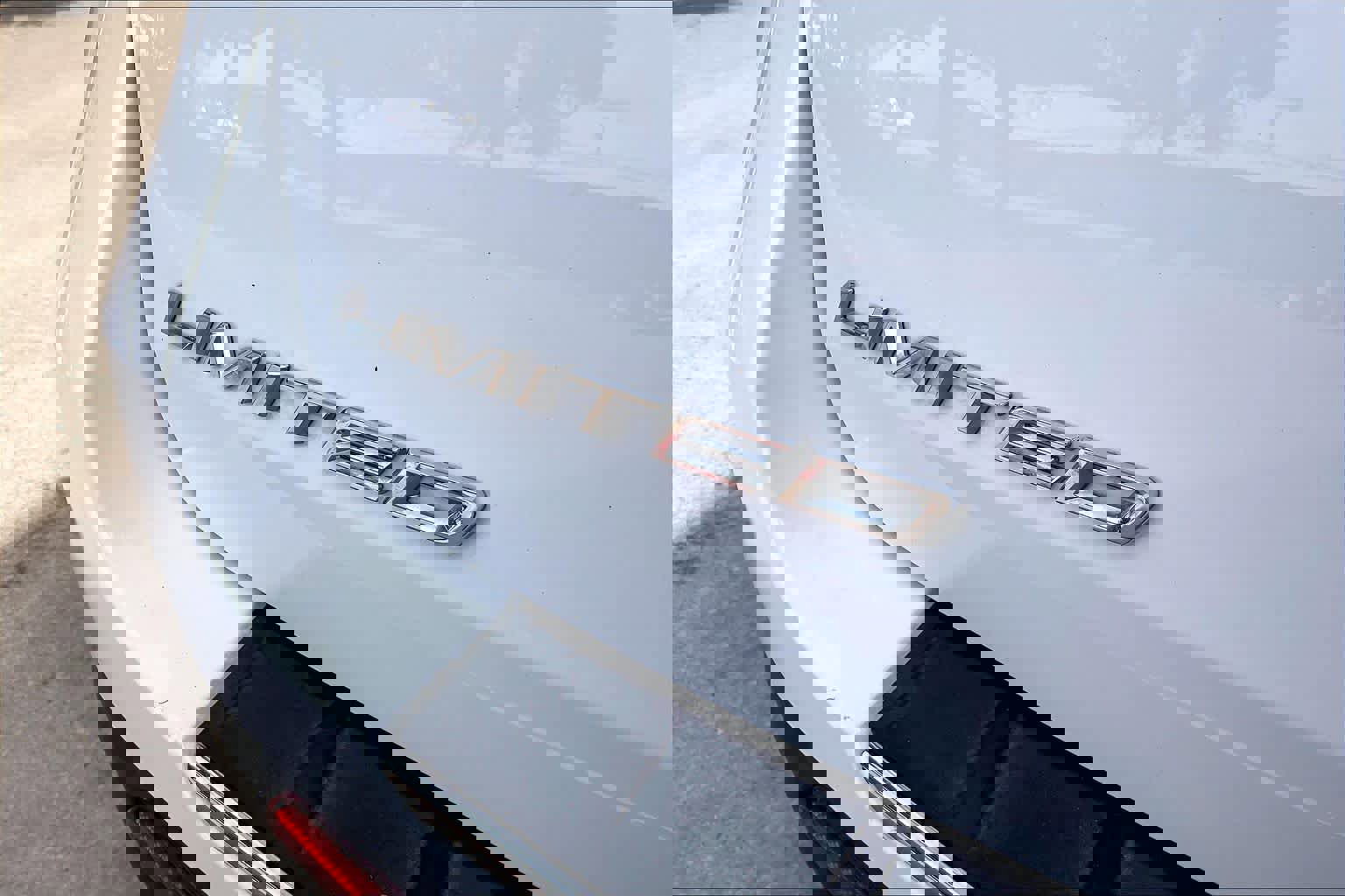 Used 2021 Ford Explorer Limited w/ Equipment Group 301A image 8