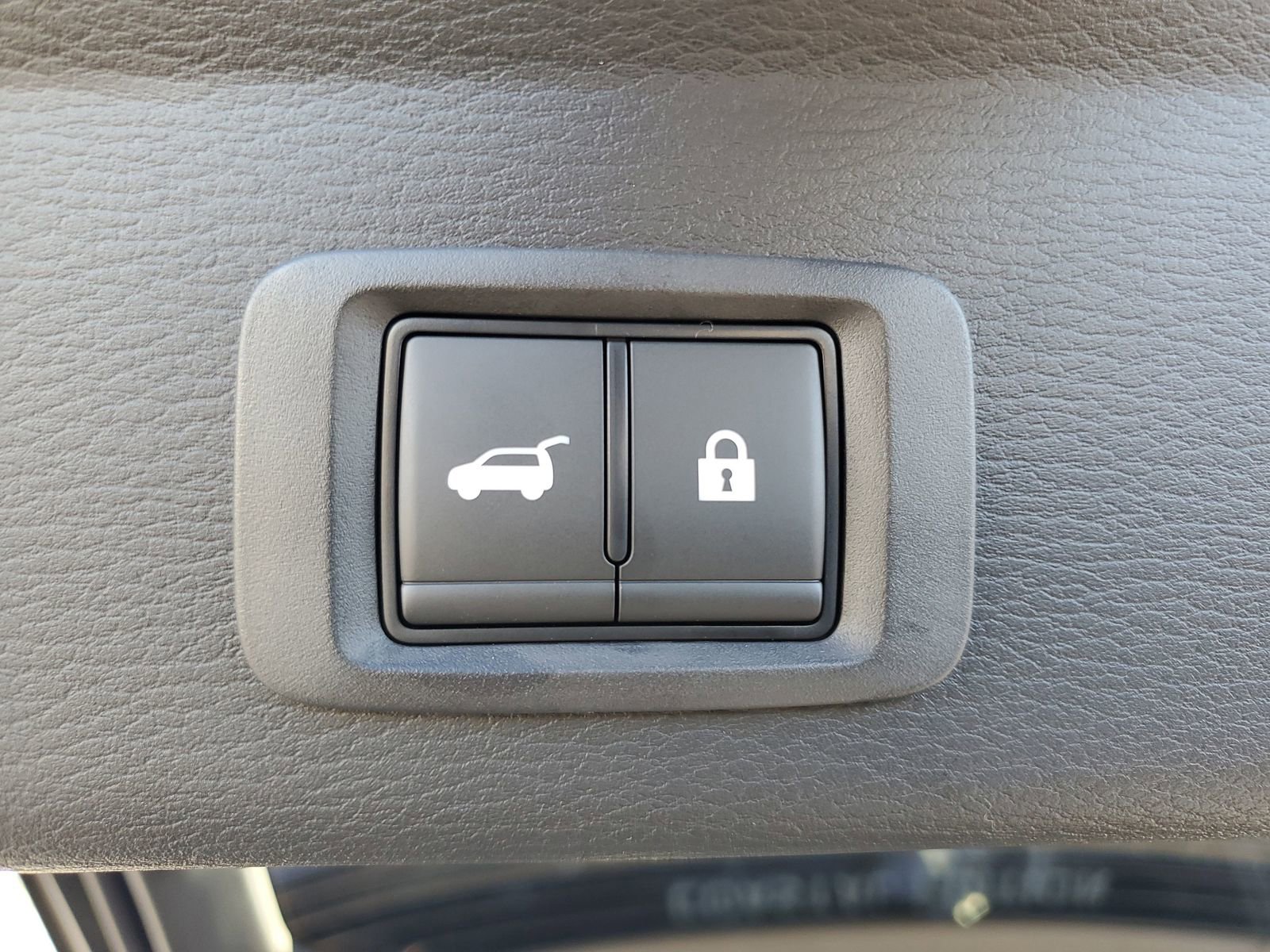 New 2025 Mitsubishi Outlander SE image 30