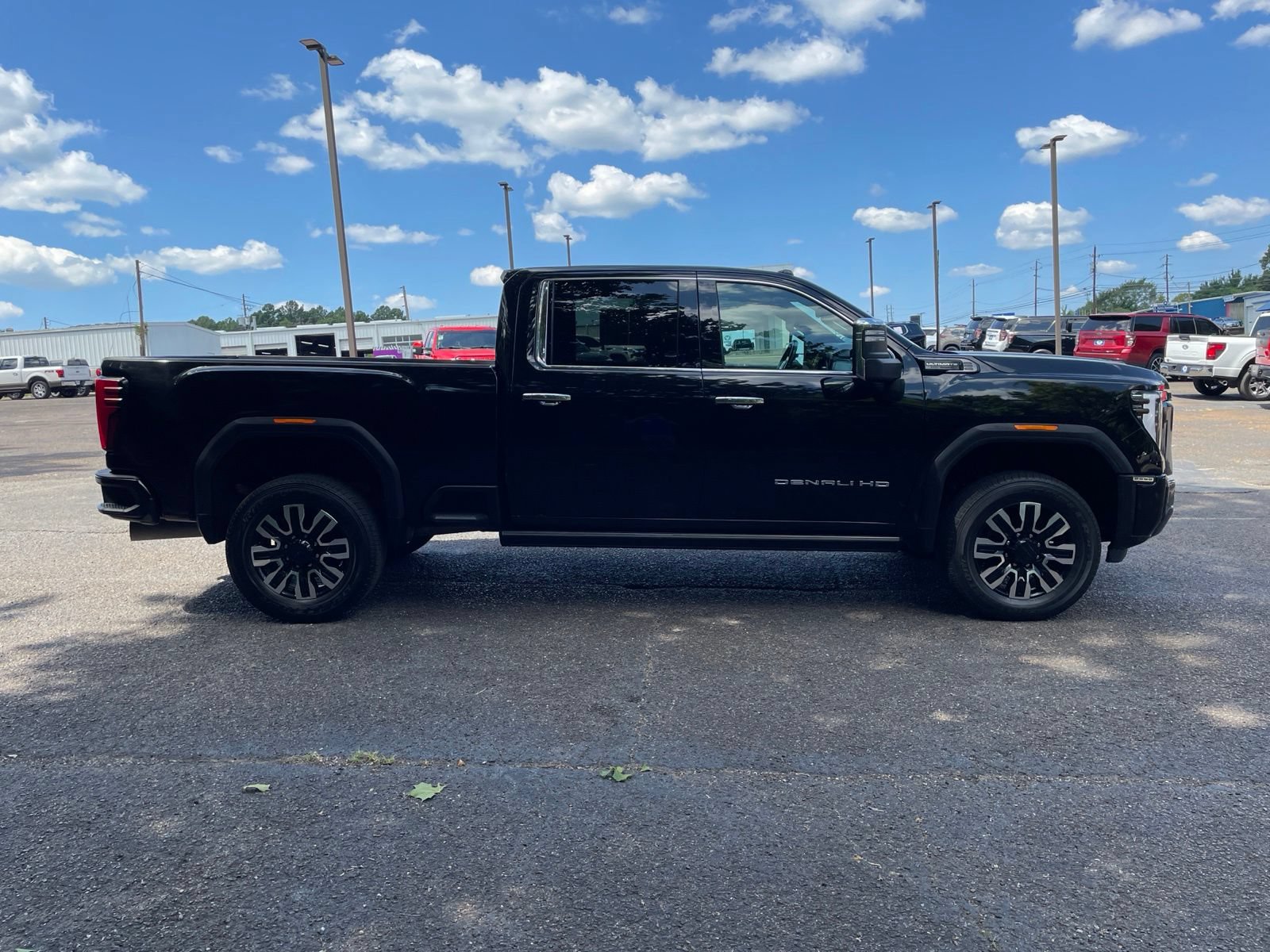 Used 2024 GMC Sierra 2500 Denali Ultimate w/ Max Trailering Package AWD/4WD image 7