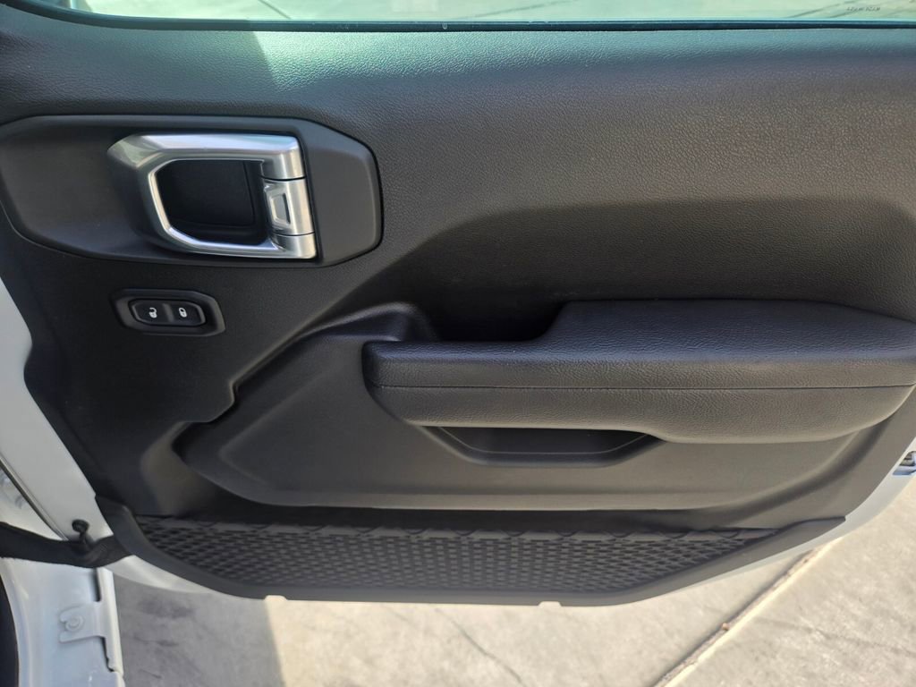 Used 2024 Jeep Wrangler Unlimited Sport AWD/4WD image 19
