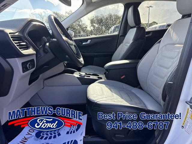 Used 2023 Ford Escape Platinum w/ Premium Technology Package FWD image 8
