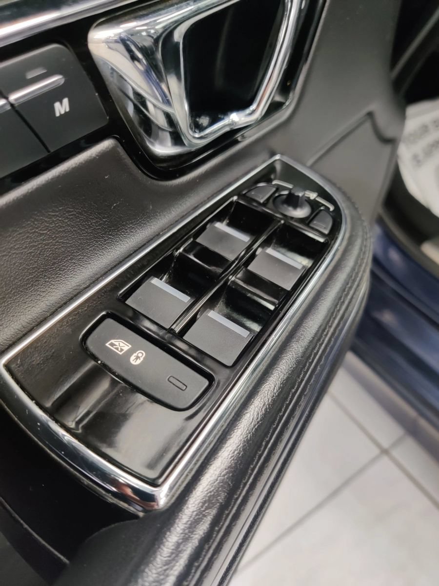 Used 2016 Jaguar XJ AWD/4WD image 42