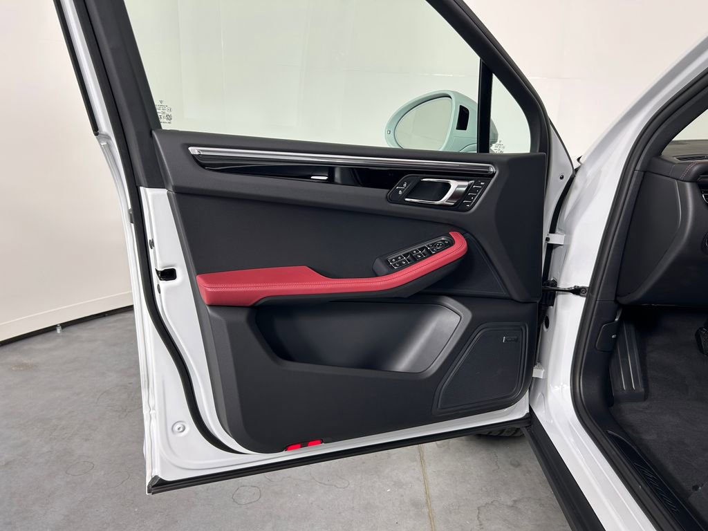 New 2026 Porsche Macan AWD/4WD image 14