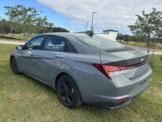 Used 2021 Hyundai Elantra SEL FWD image 16