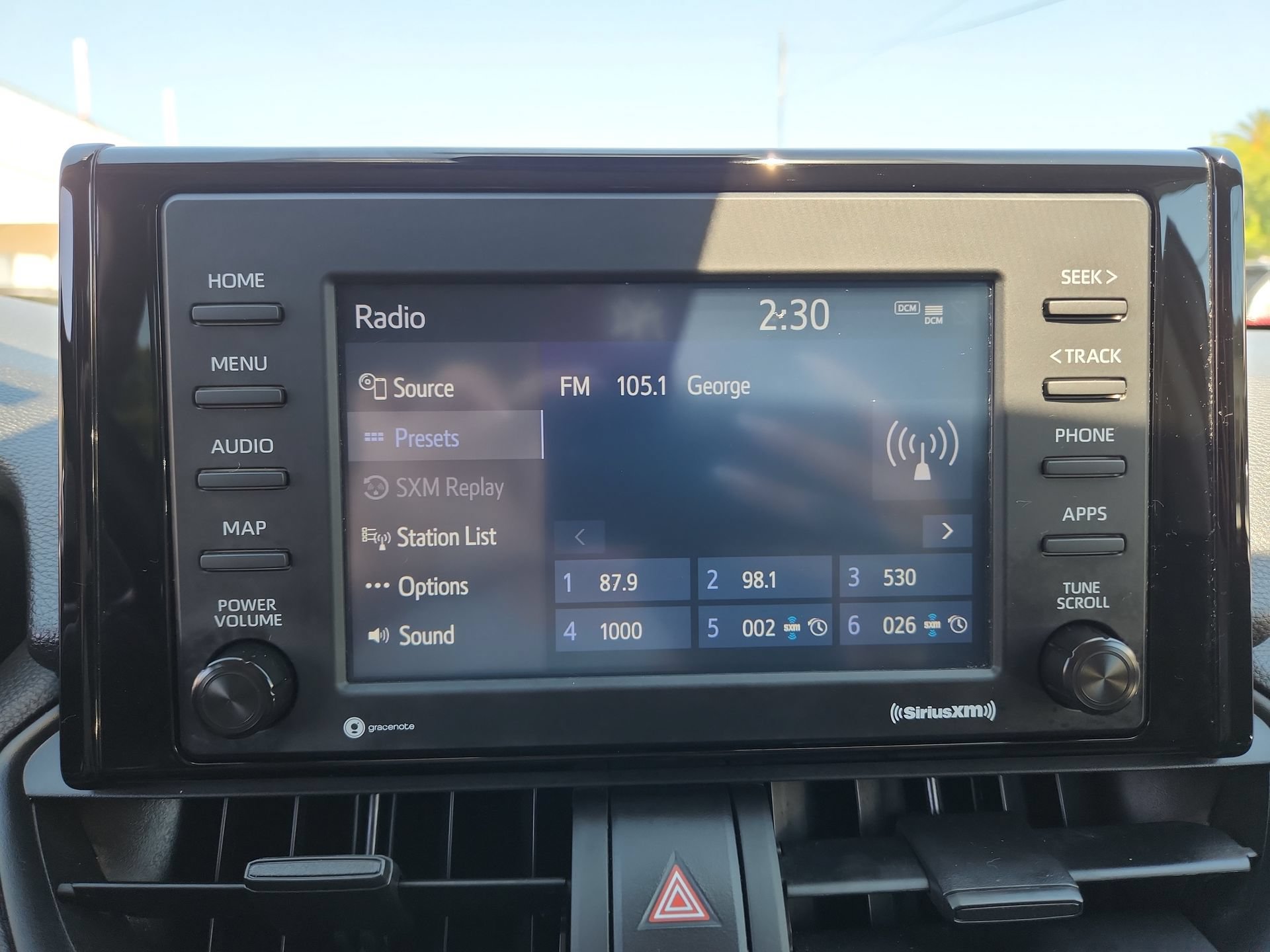 Used 2021 Toyota RAV4 LE AWD/4WD image 12
