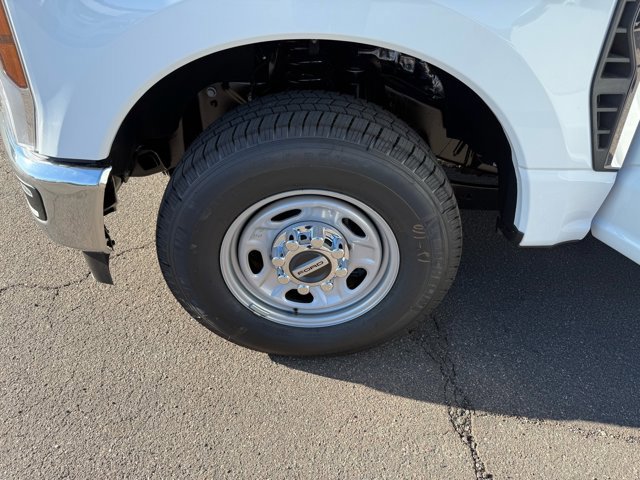 New 2026 Ford F250 XL w/ XL Chrome Package image 25