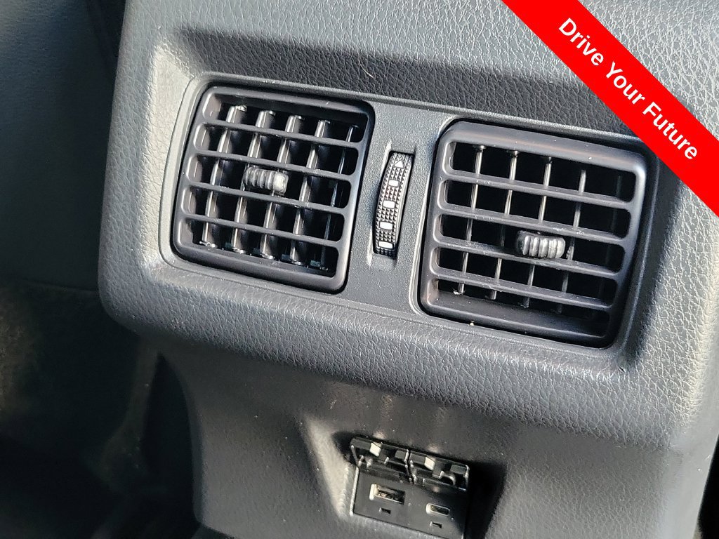 Used 2025 Toyota Camry SE w/ Convenience Package FWD image 23