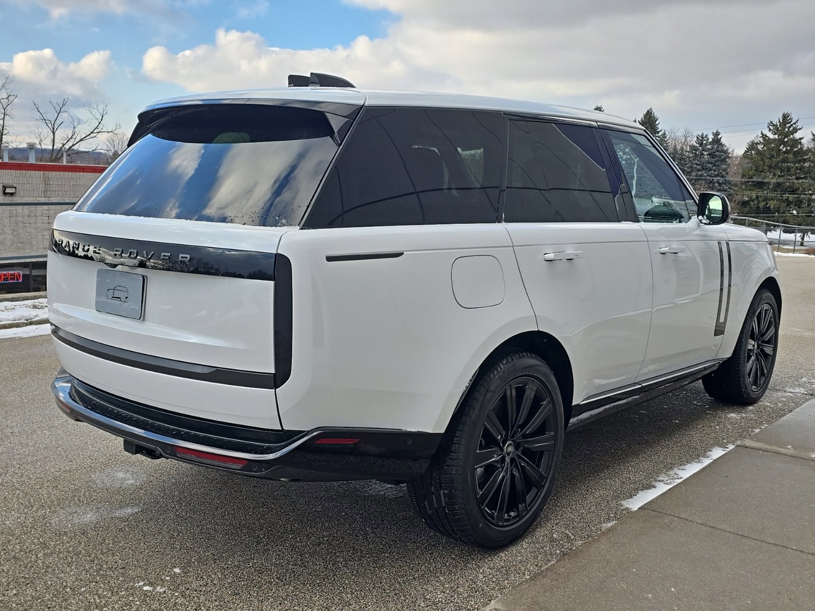 New 2025 Land Rover Range Rover SE image 5