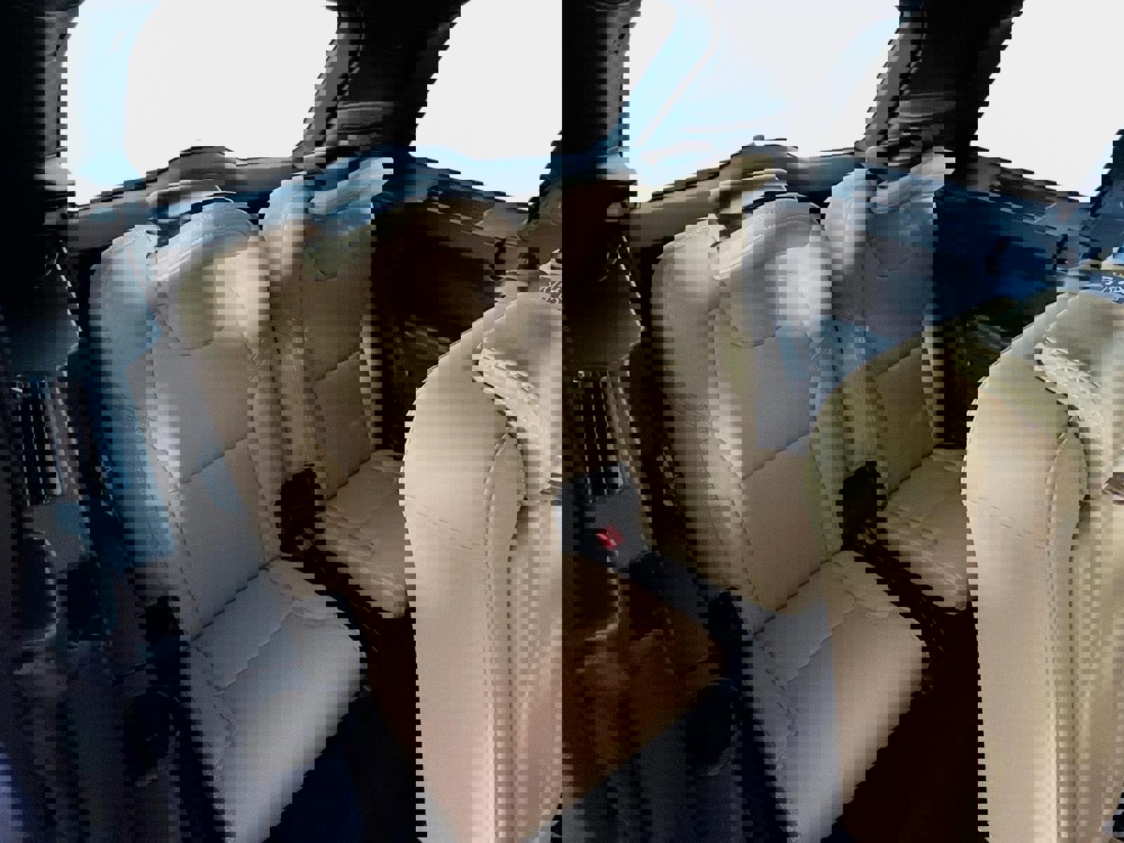 Used 2022 Volvo XC90 T8 Inscription image 30