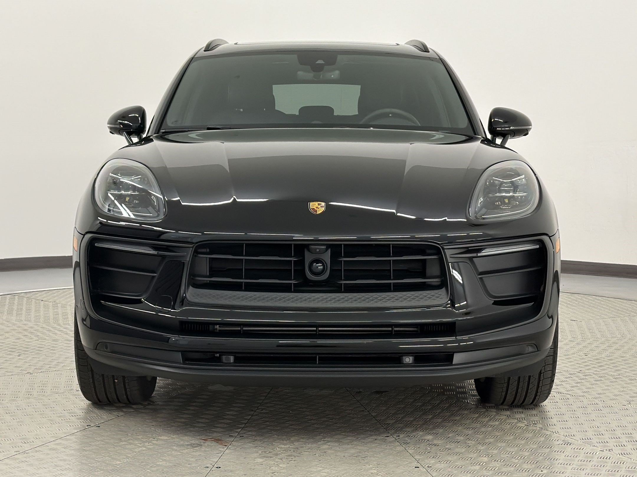 Used 2026 Porsche Macan AWD/4WD image 6