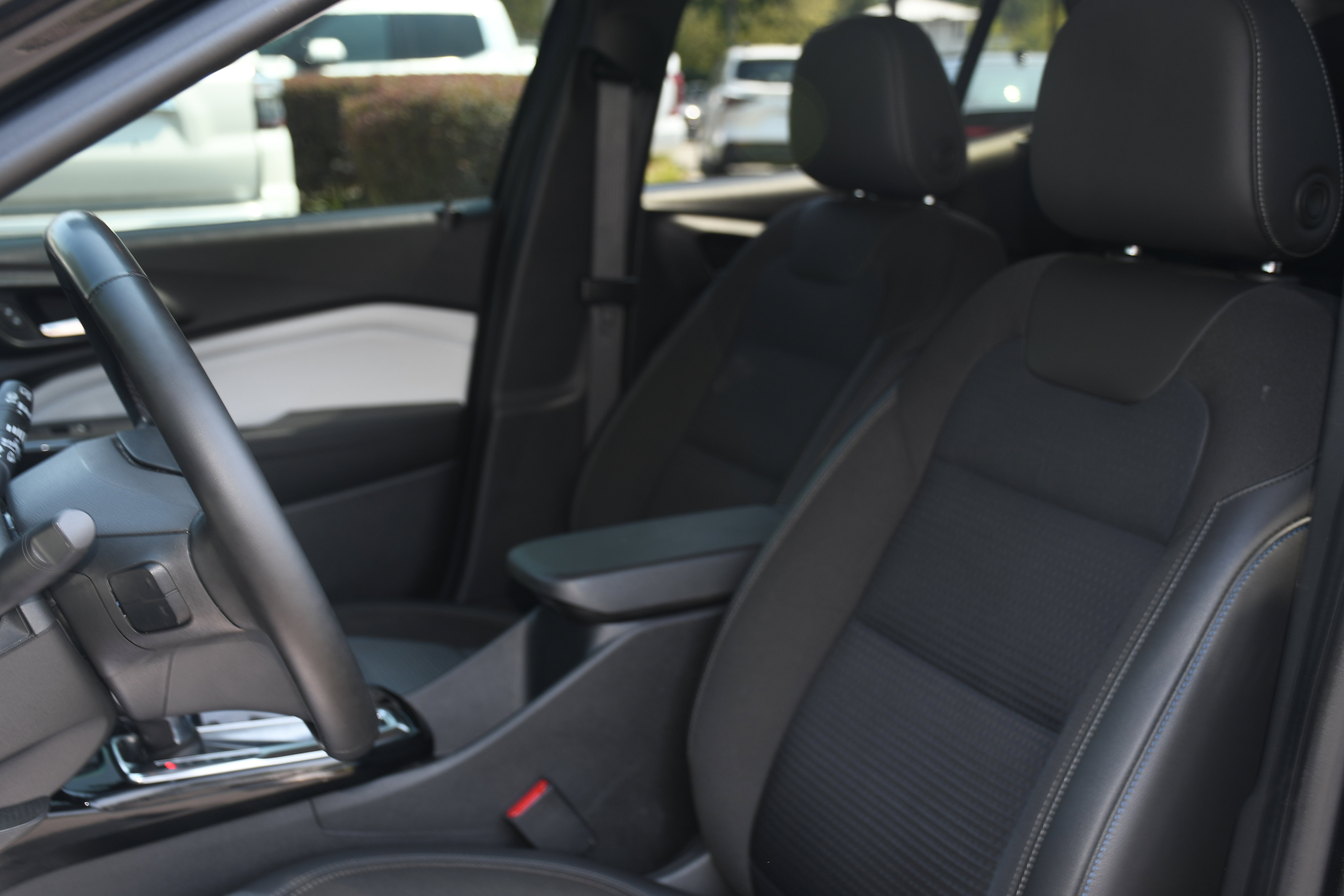 Used 2024 Chevrolet Trax LT w/ Driver Confidence Package image 11