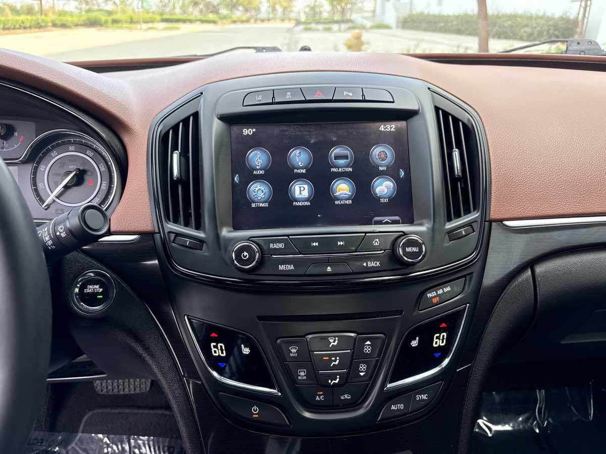 Used 2017 Buick Regal Premium w/ Driver Confidence Package #1 FWD image 23