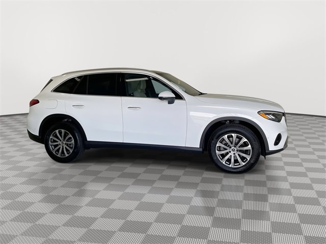 Used 2025 Mercedes-Benz GLC 300 4MATIC image 12