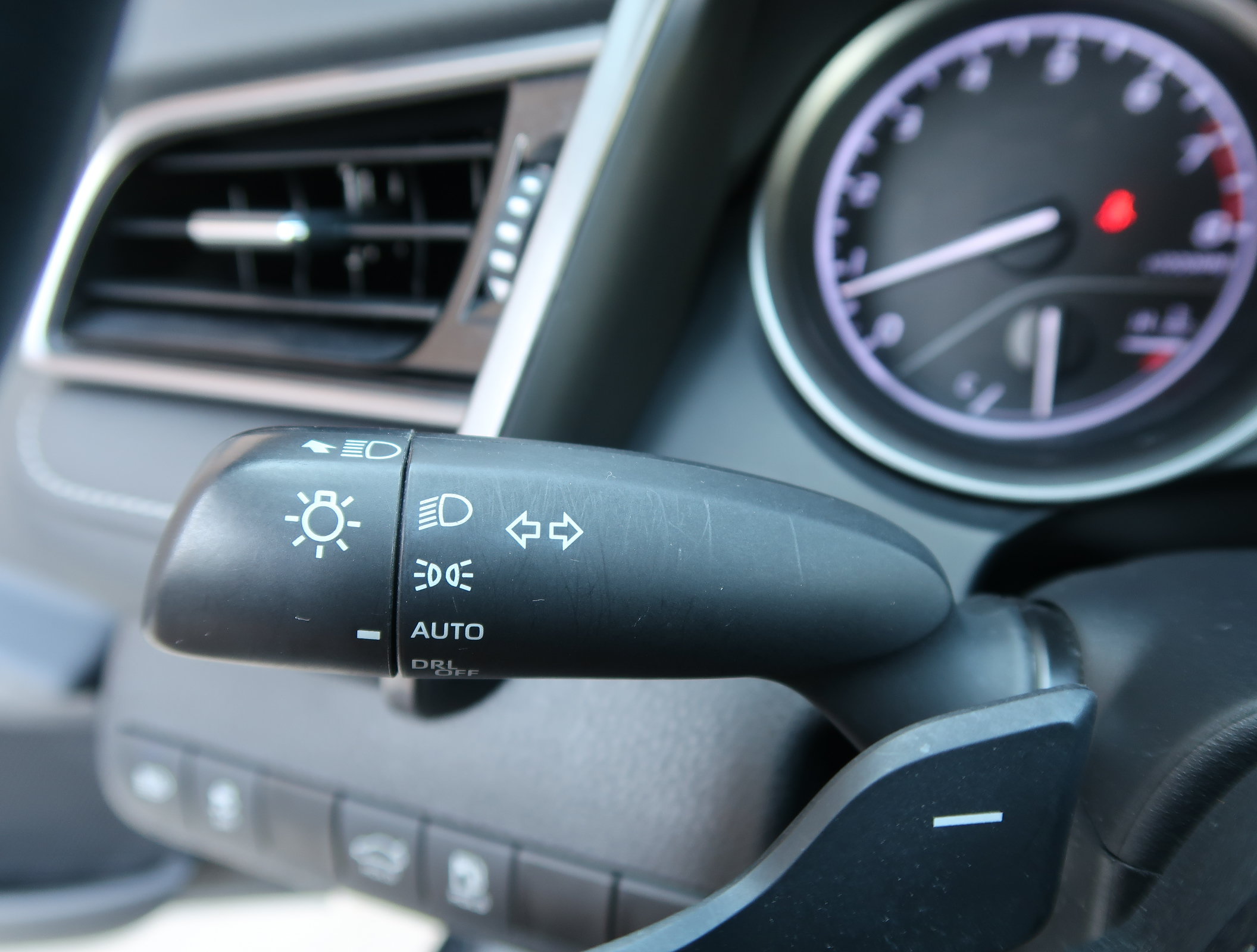 Used 2024 Toyota Camry SE w/ Convenience Package FWD image 21