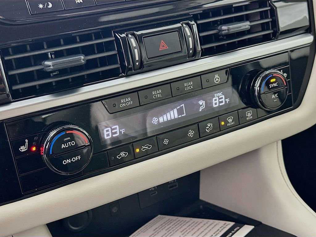 New 2025 Nissan Pathfinder SL w/ Black Appearance Package image 22