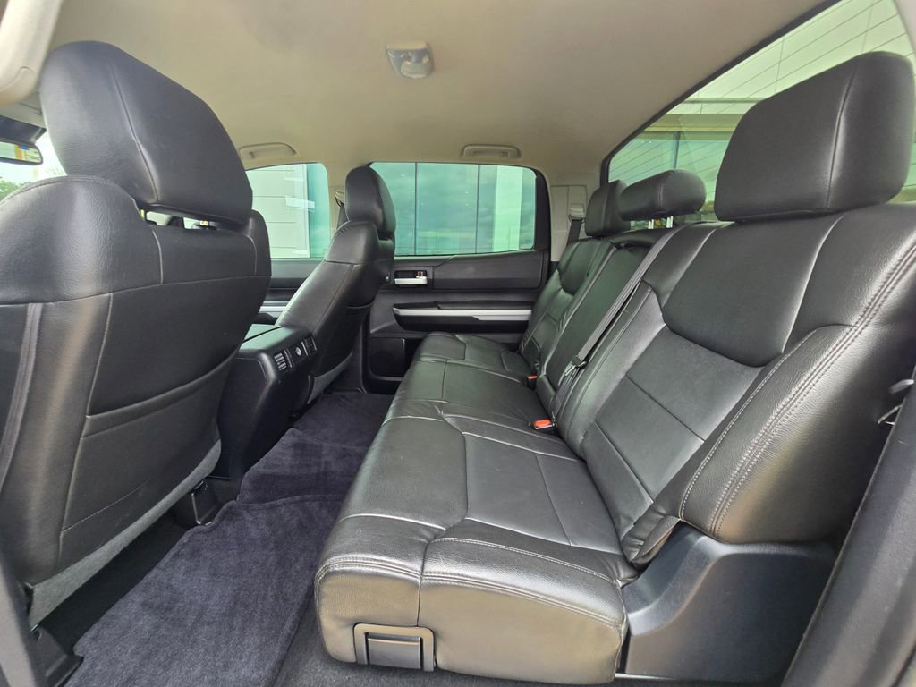 Used 2018 Toyota Tundra SR5 w/ SR5 Upgrade Package AWD/4WD image 17