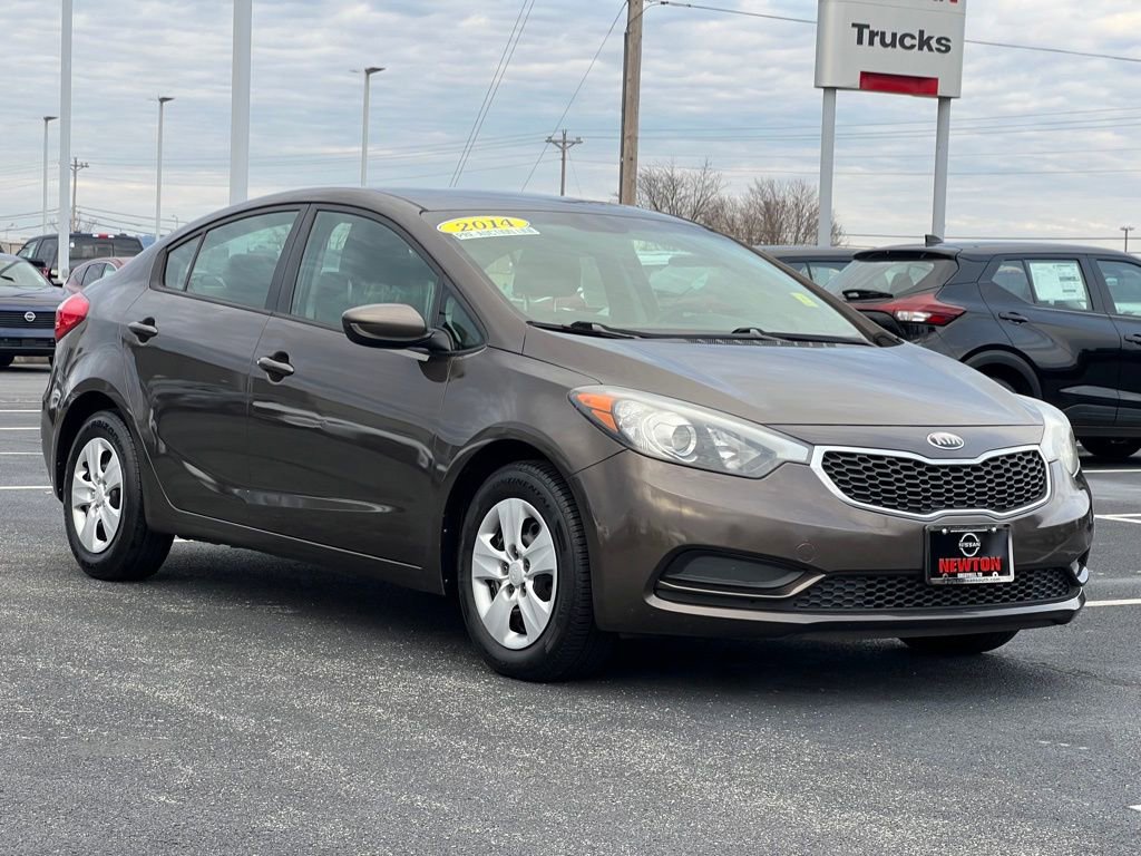 Used 2014 Kia Forte LX image 2