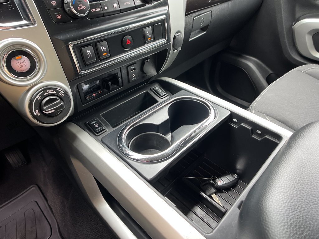 Used 2018 Nissan Titan SV w/ SV Convenience Package AWD/4WD image 20