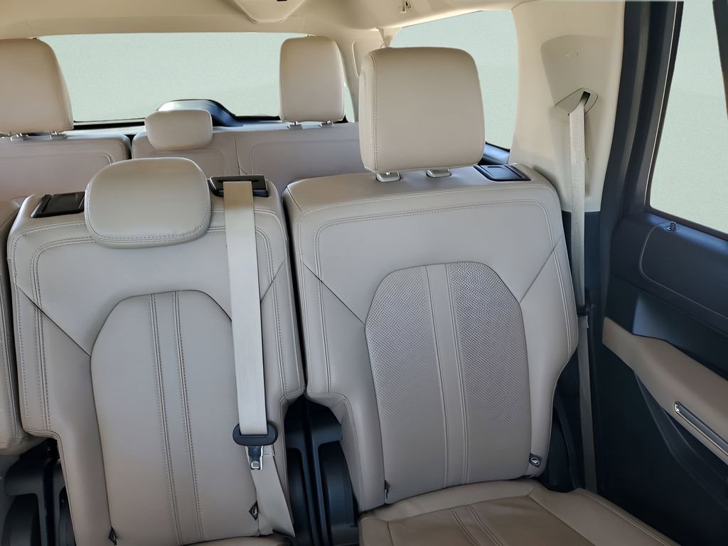Used 2024 Ford Expedition Max Limited image 14
