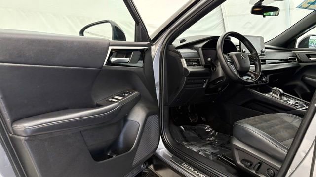 Used 2023 Mitsubishi Outlander SE AWD/4WD image 34