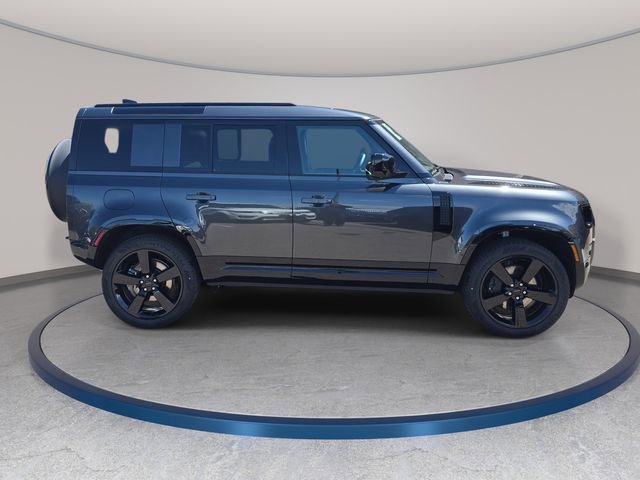 New 2026 Land Rover Defender 110 X-Dynamic SE image 4