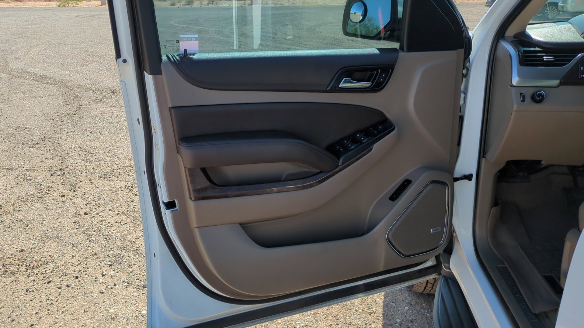 Used 2019 Chevrolet Suburban LT RWD image 11