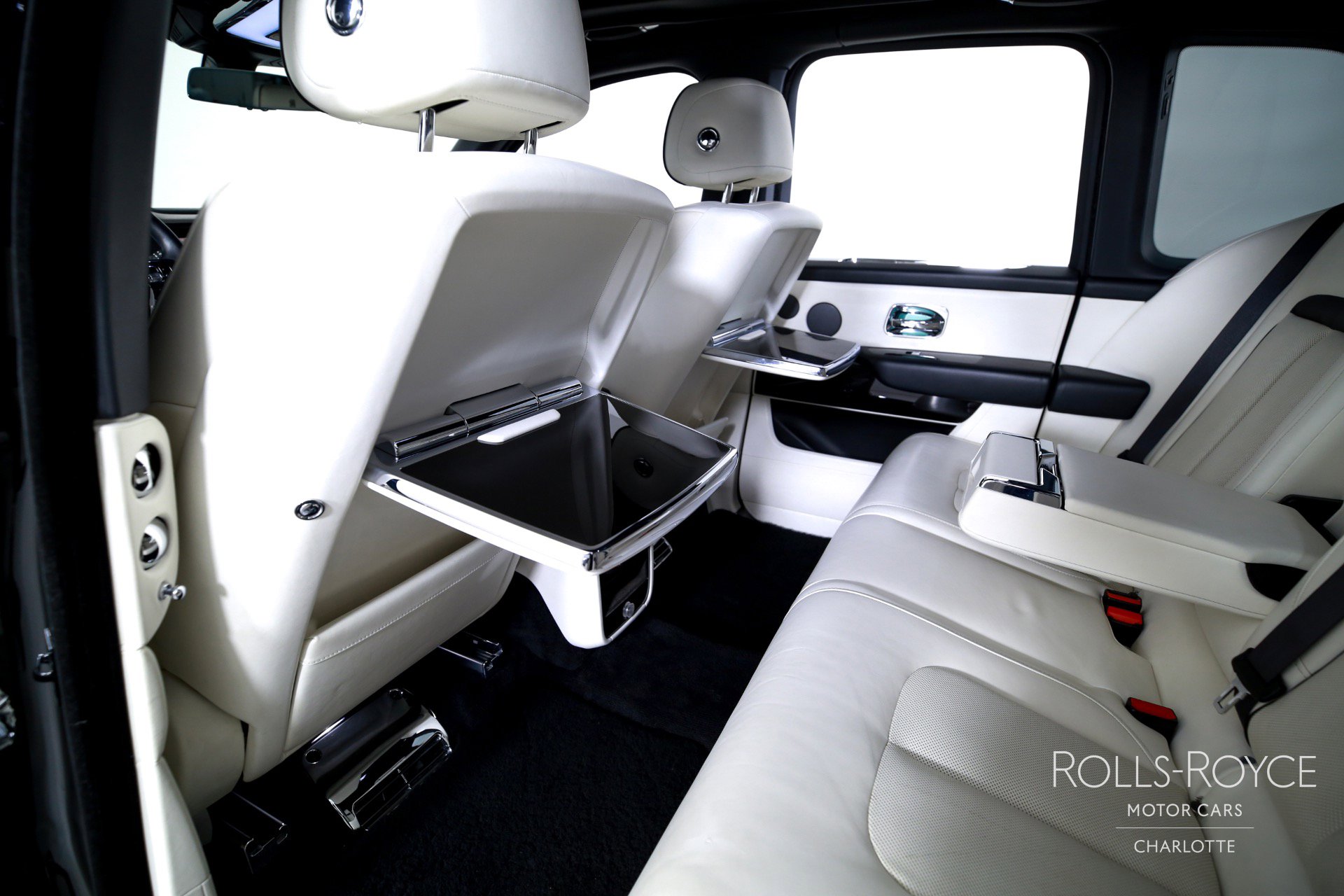 Used 2022 Rolls-Royce Cullinan image 19