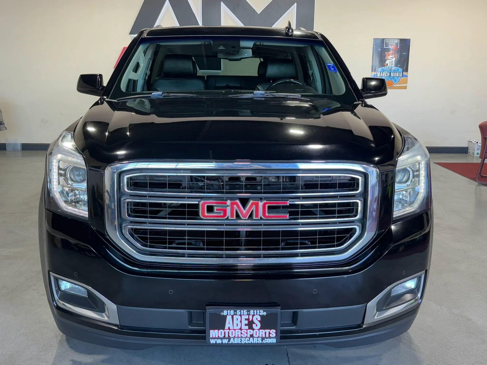 Used 2019 GMC Yukon XL SLT image 3