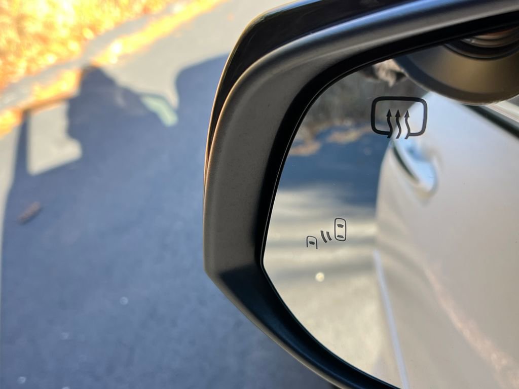 Used 2024 Toyota Sienna XSE image 28