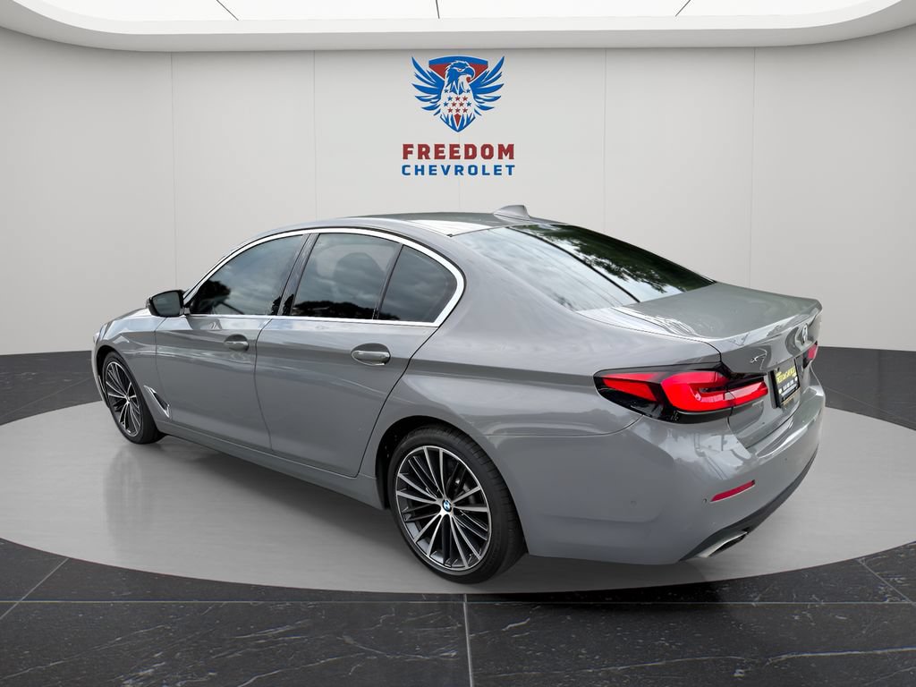 Used 2021 BMW 530i xDrive w/ Convenience Package AWD/4WD image 4