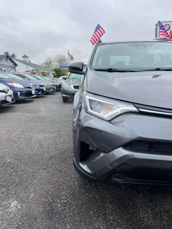Used 2018 Toyota RAV4 LE w/ All Weather Liner Package image 2