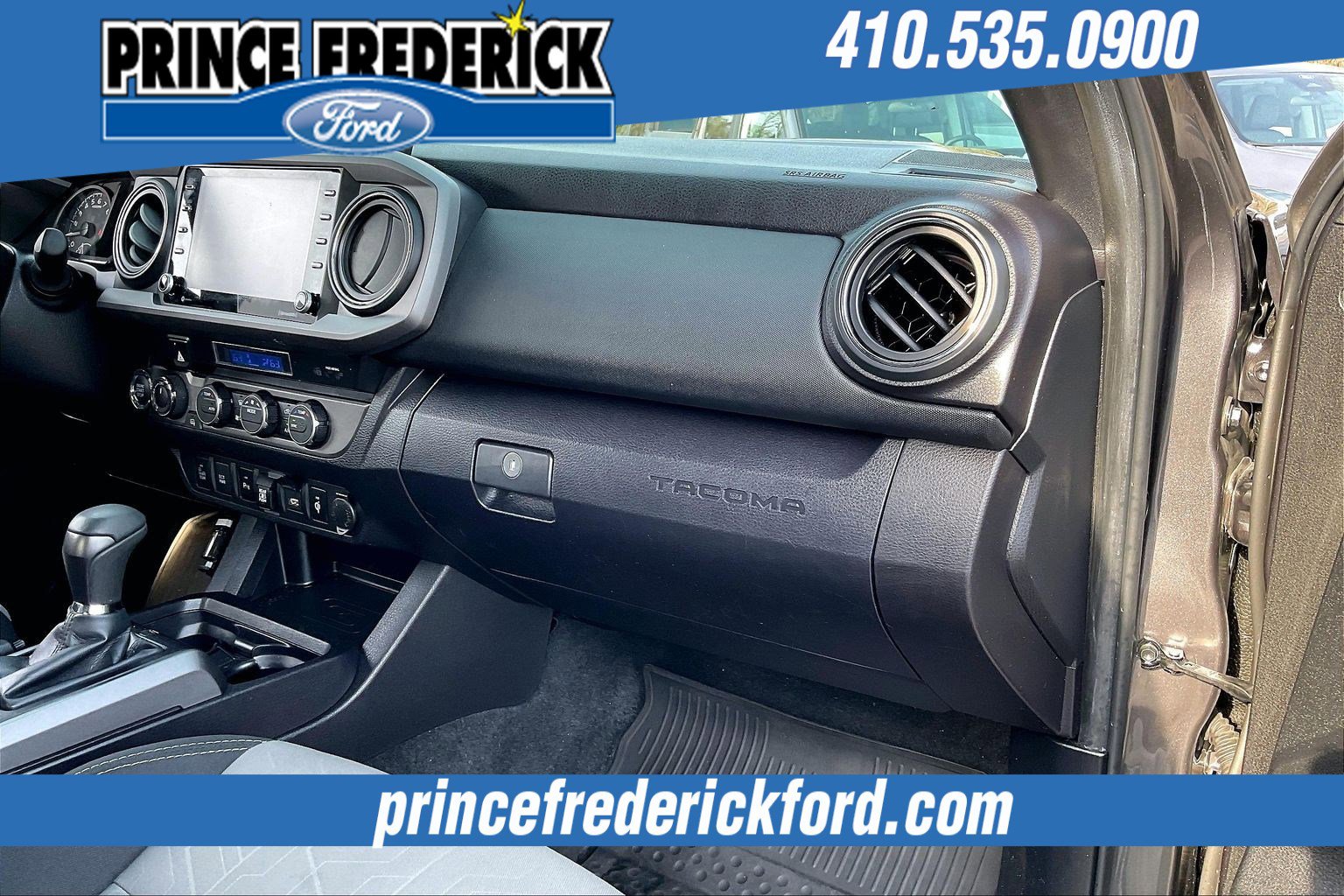 Used 2022 Toyota Tacoma TRD Sport w/ Technology Package image 16