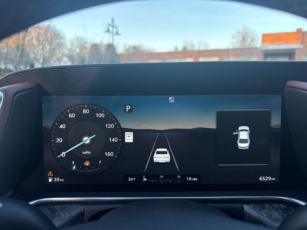 Used 2025 Genesis G90 3.5T image 18