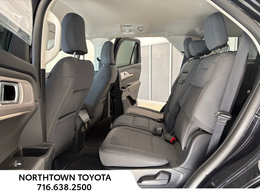 Used 2025 Ford Explorer Active image 18