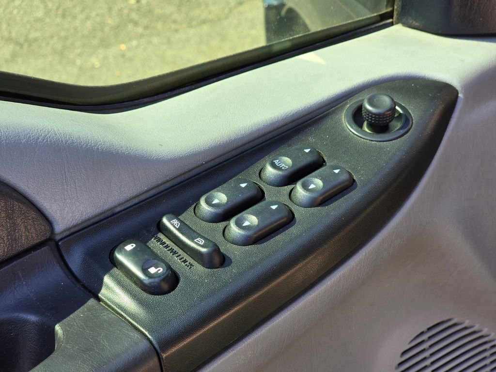 Used 2006 Ford F350 XLT image 21