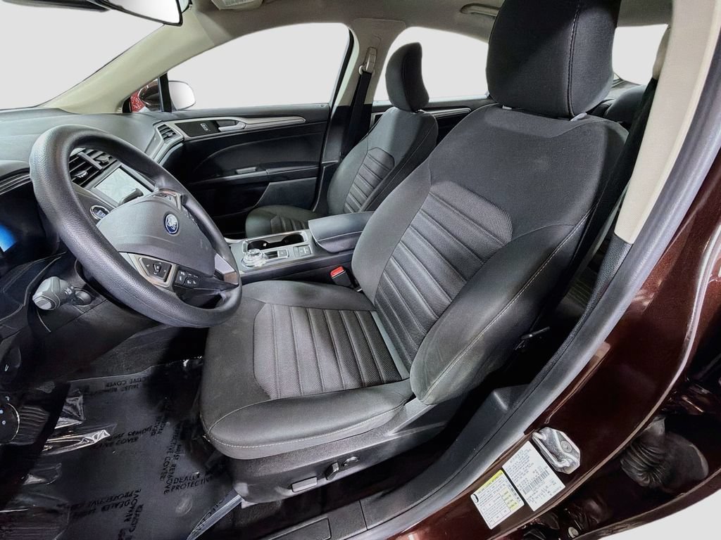 Used 2019 Ford Fusion SE FWD image 21