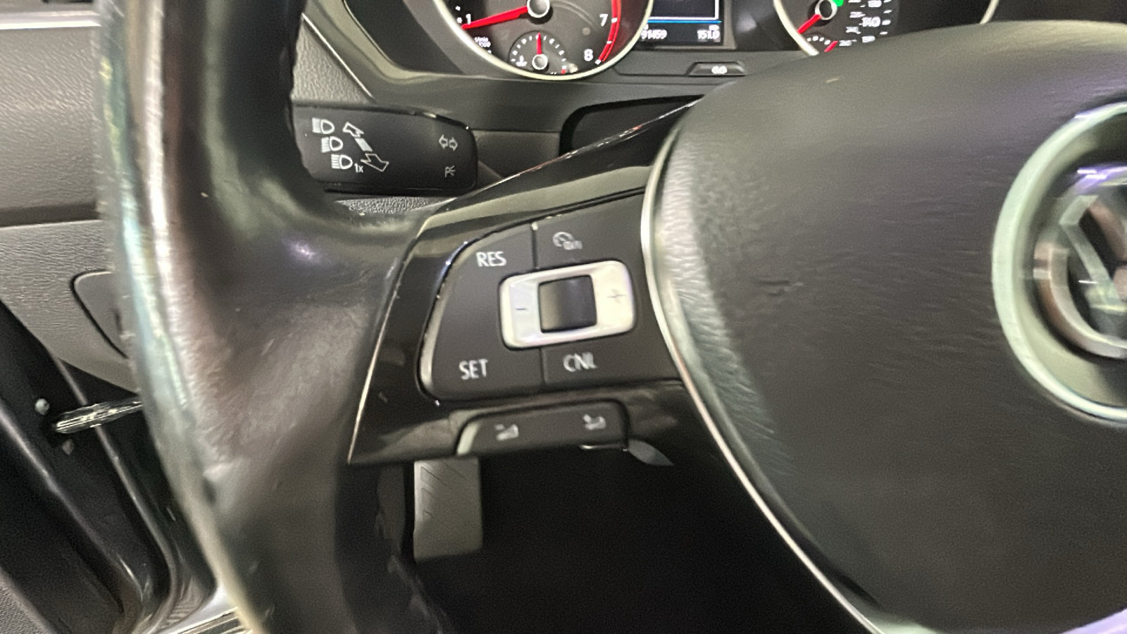 Used 2018 Volkswagen Tiguan SE w/ Panoramic Sunroof Package AWD/4WD image 20