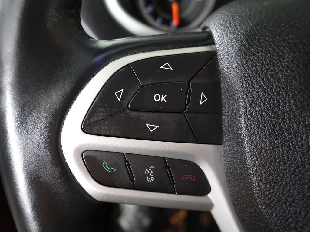 Used 2017 Jeep Cherokee Overland AWD/4WD image 44