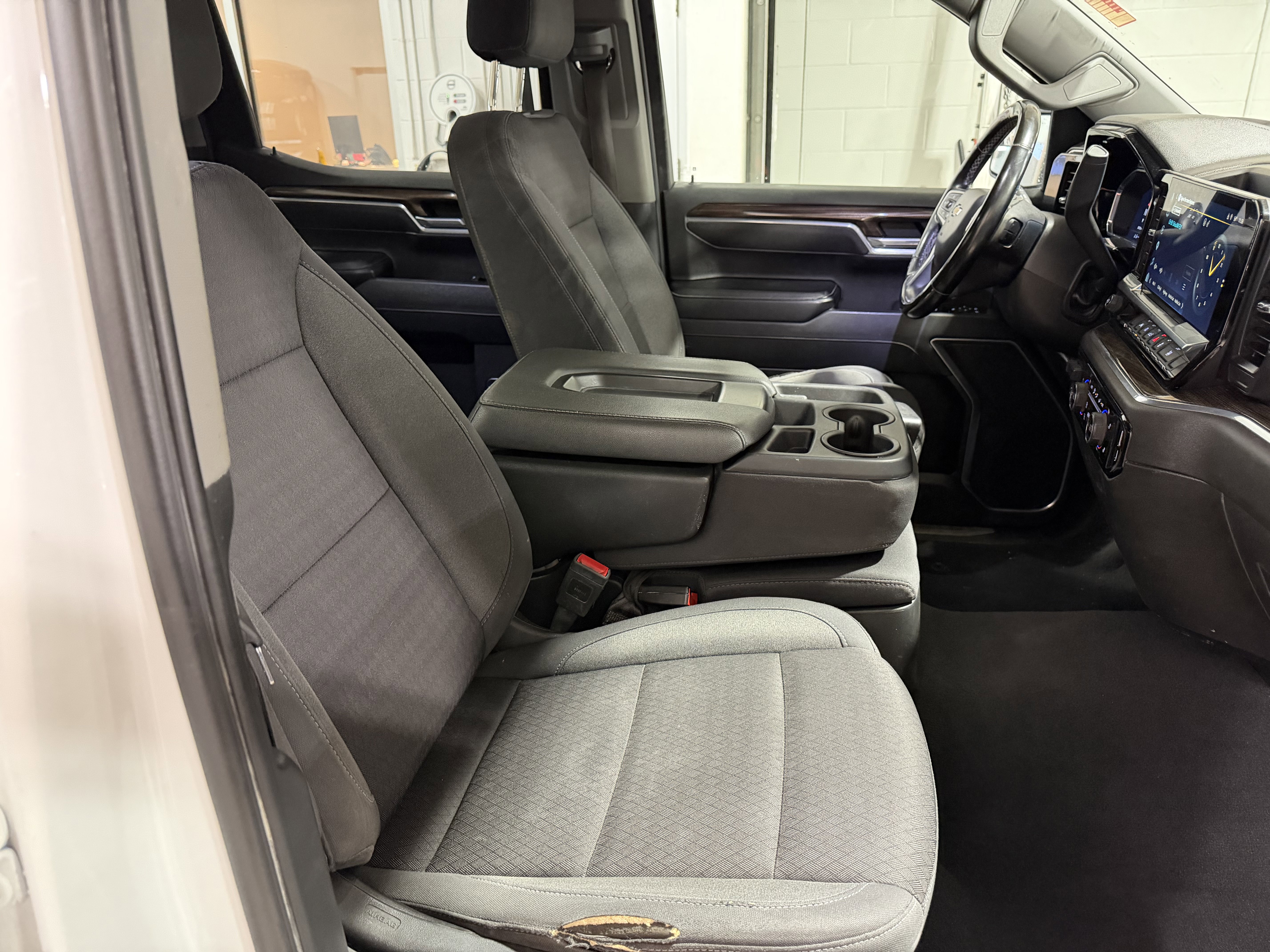 Used 2025 Chevrolet Silverado 1500 LT w/ Work Truck Package AWD/4WD image 26