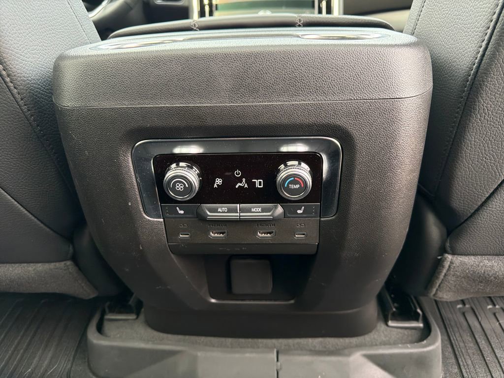 Used 2025 GMC Yukon Denali w/ Denali Reserve Package image 38